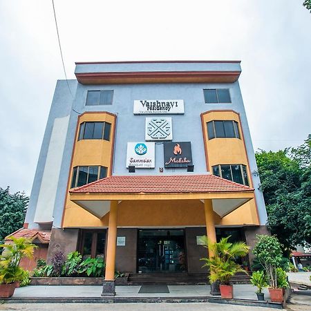 Отель Oyo 18762 Vaishnavi Residency Бангалор Экстерьер фото