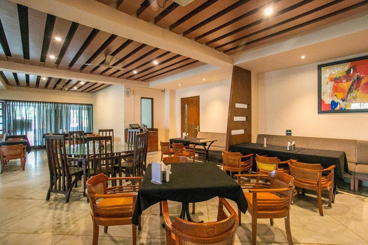 Отель Oyo 18762 Vaishnavi Residency Бангалор Экстерьер фото